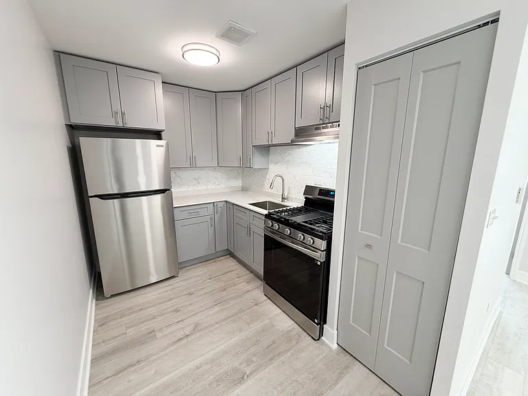 5339 N Cumberland Ave #106 — Photo 14