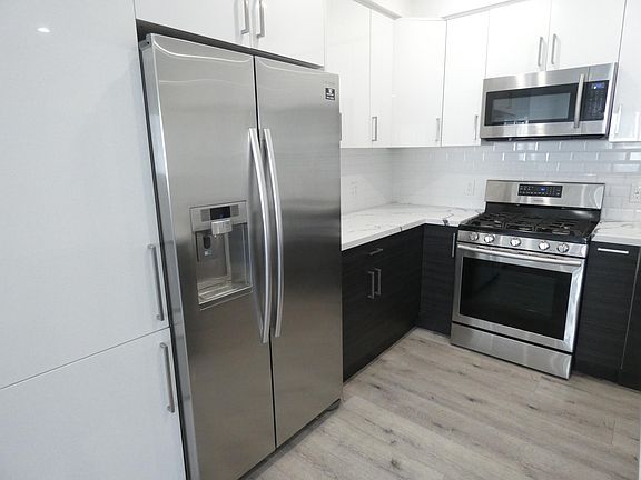 4th image of 947 Wilcox Ave #402