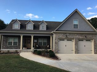 35 E Acorn Dr, Rock Spring, GA 30739