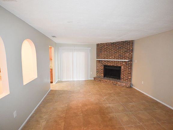 2nd image of 409 Yolonda Ct