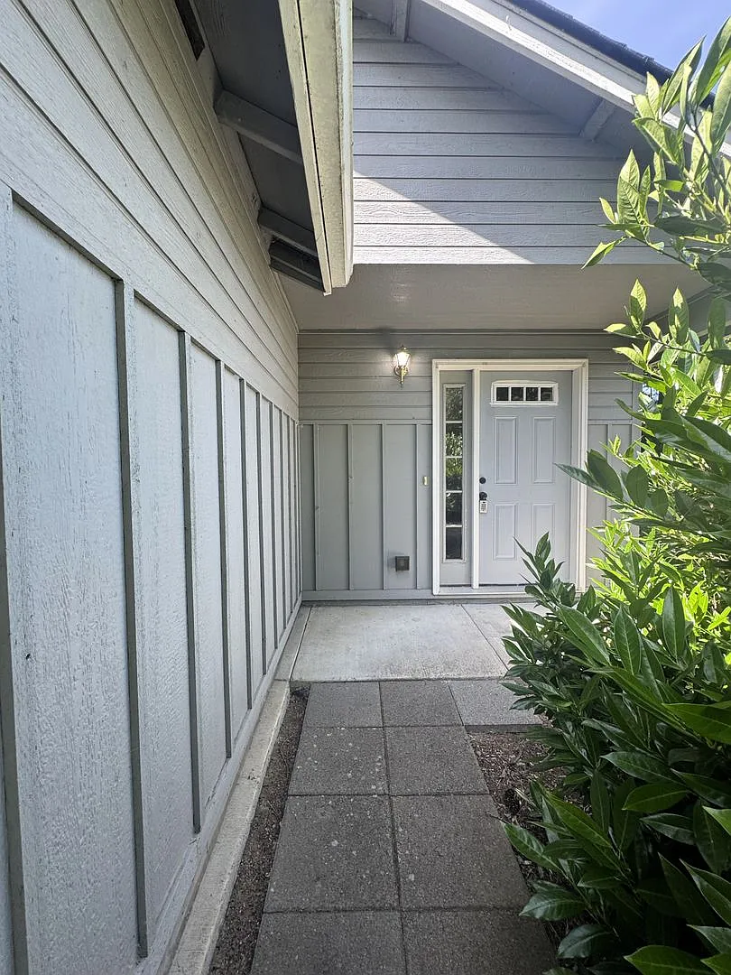  COX 2 Bed 1 Bath ~ West Eugene ~ — Photo 3