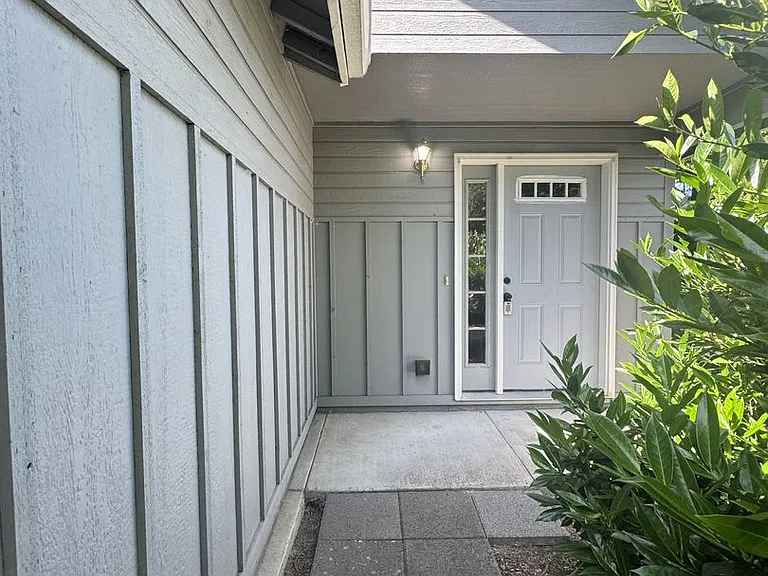 543 Hanover St — Photo 3