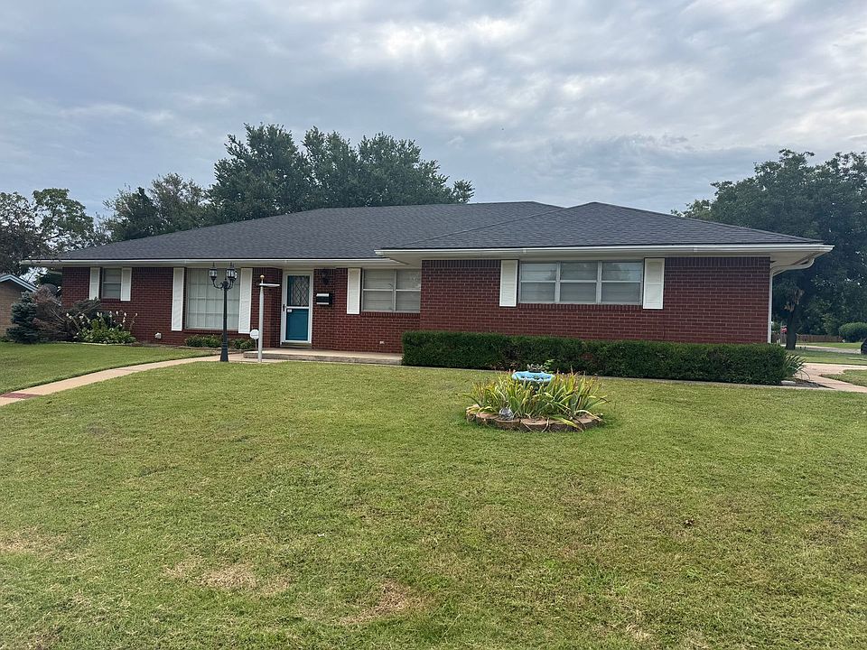 1st image of 2703 Shirley Dr