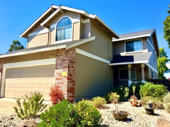 1537 Yarberry Dr, Petaluma, CA 94954
