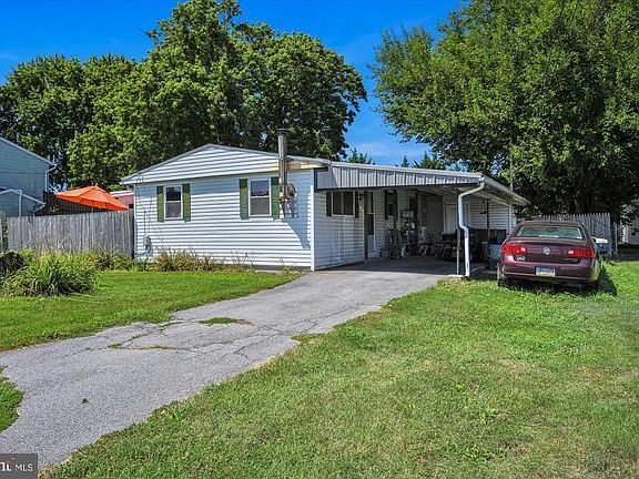 2nd image of 1626 Apple St