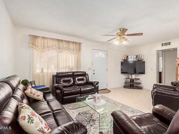 5th image of 2107 W GLENROSA Avenue
