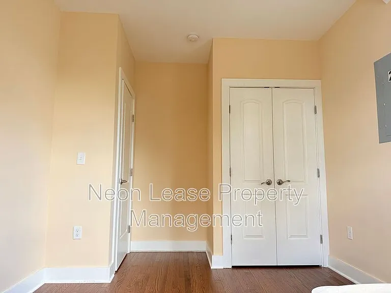 109 NW Front St — Photo 9