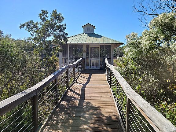 Pier House on Marsh