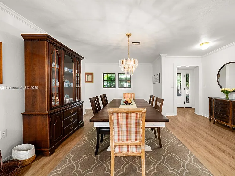 2551 Lakeview Dr — Photo 19
