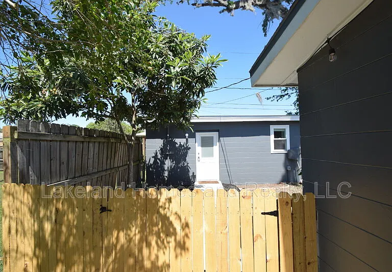 527 Garden Dr N #2 — Photo 3