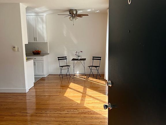 2nd image of 540 San Vicente Blvd #6