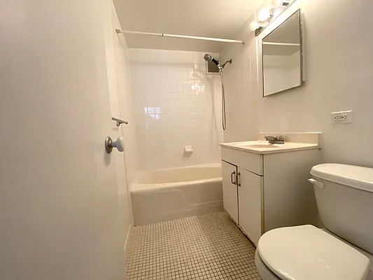 Rented by Kaden Realty | media 23