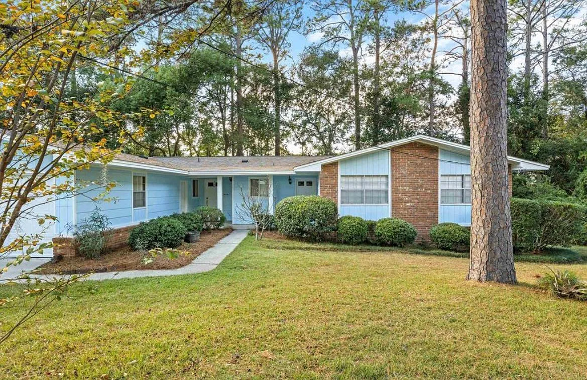 266 N Villas Ct — Photo 1