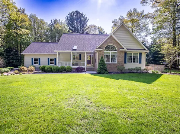 3996 N Scenic Dr, Whitehall, MI 49461