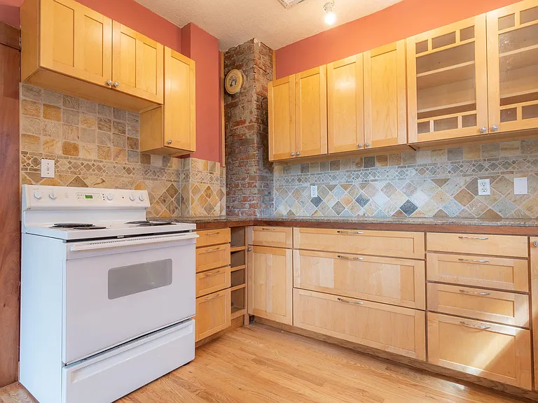 4715 NE 17th Ave — Photo 6
