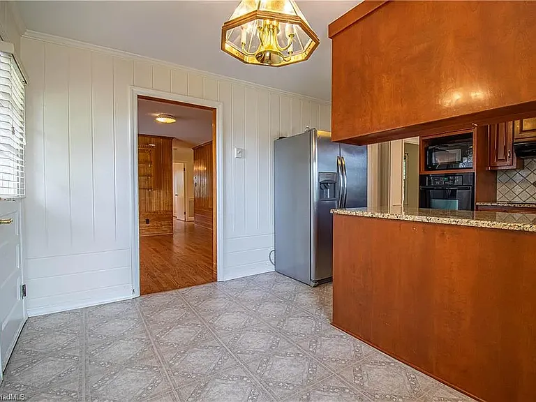 654 Meadowlark Dr — Photo 21