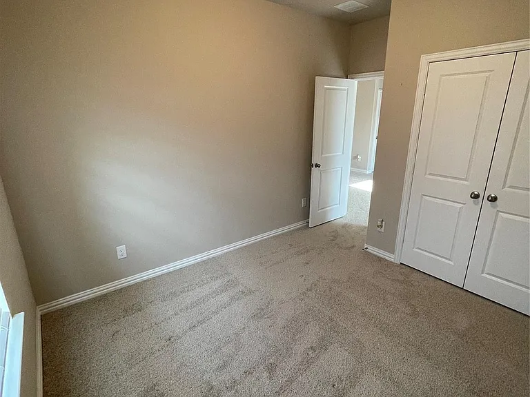 1924 Briar Hill Dr — Photo 16