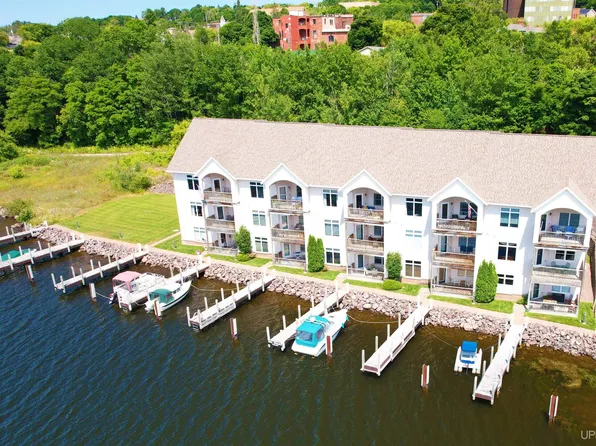 340 Navy St Unit 7, Hancock, MI 49930