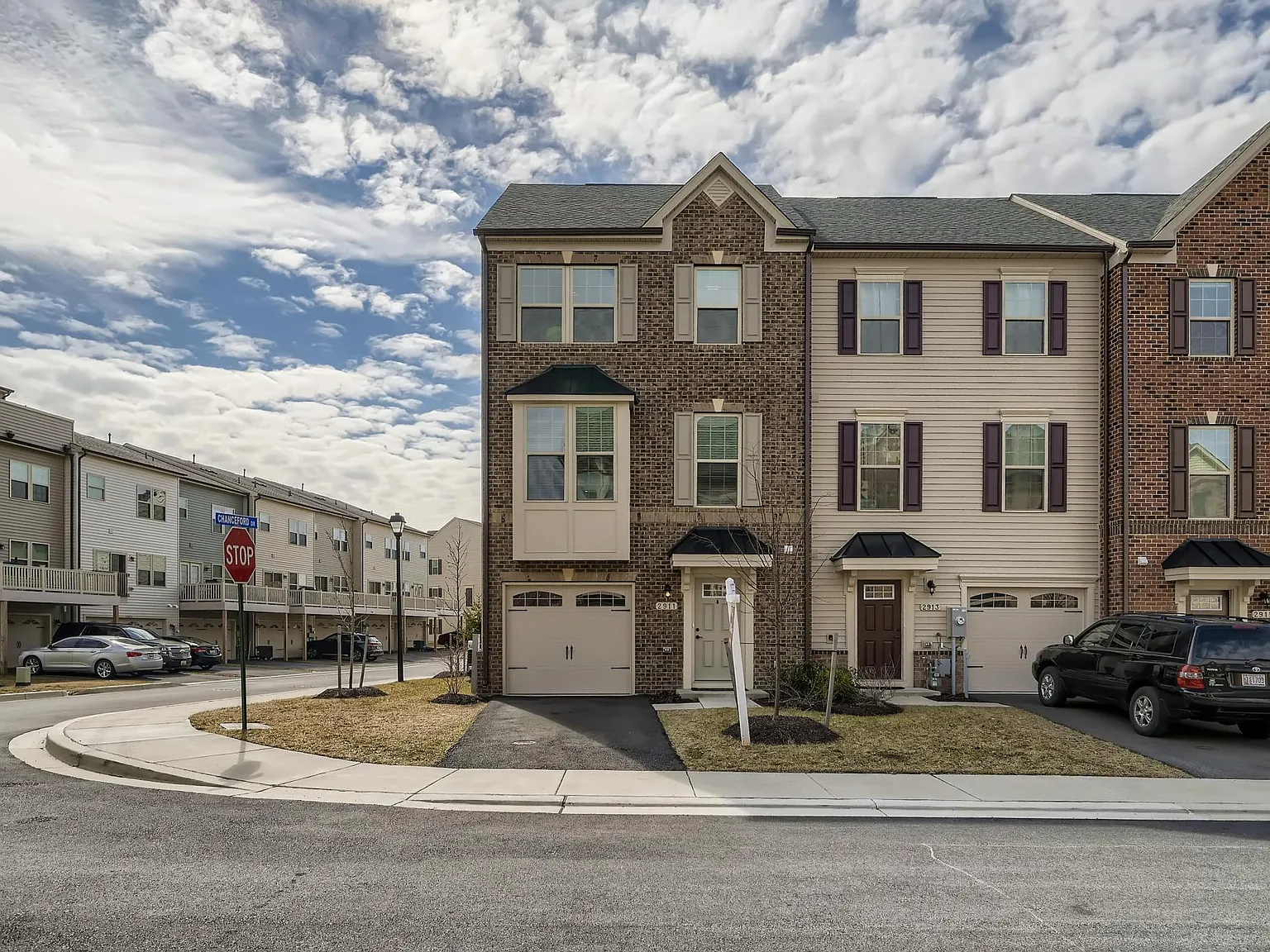 3 bed, 2285 sqft, $3,300 — Photo 1