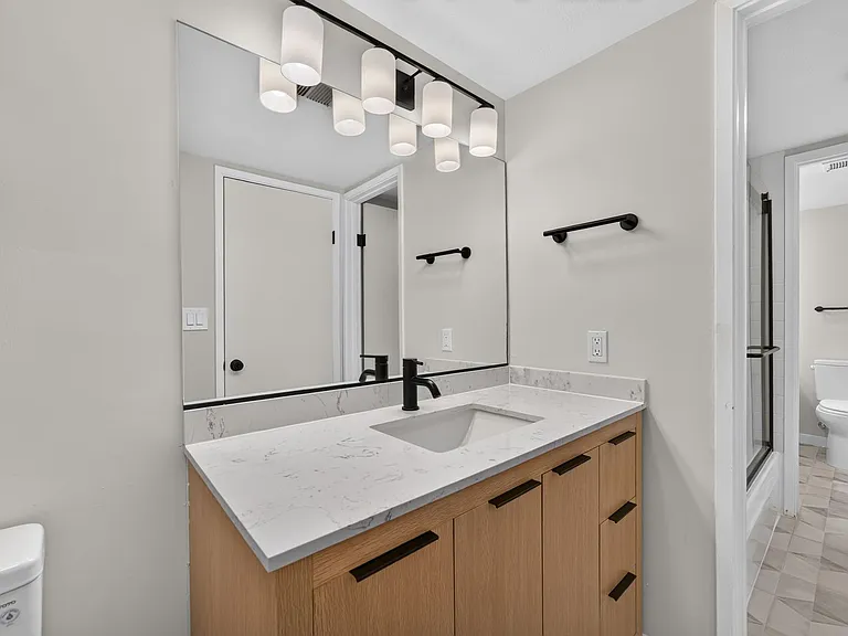 1512 Ashwood Dr — Photo 18