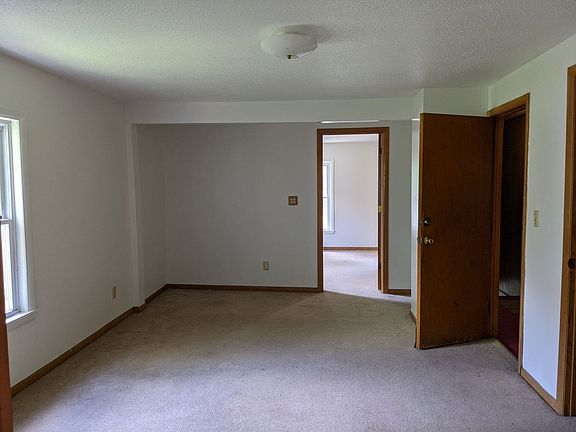 3rd image of 324 E Davenport St #324D-04
