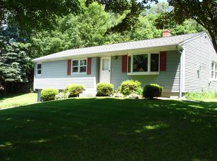10 Surrey Dr, Shelton, CT 06484