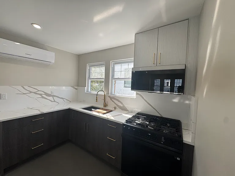91 Brower Ave — Photo 8