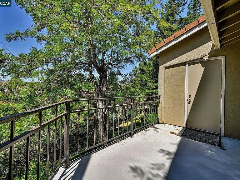 5012 Lakeview Dr #201 — Photo 9