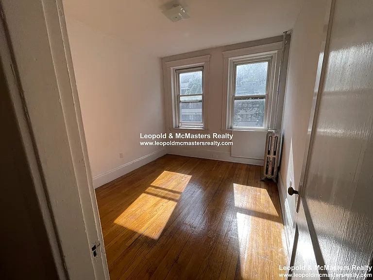 Kelton Street Apartments — Photo 43