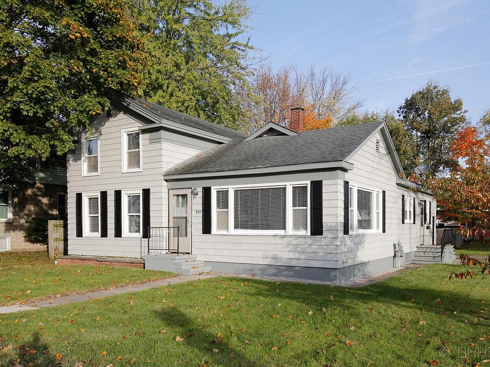 227 bridge st-101