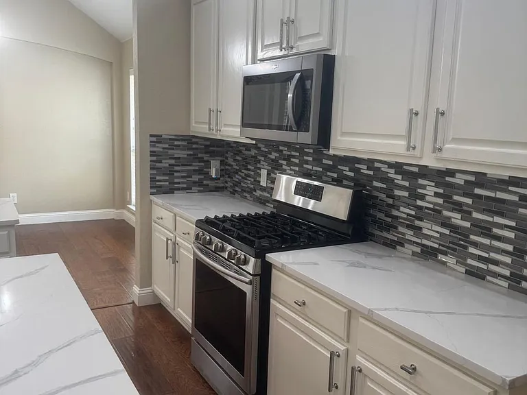 4727 Sunflower Dr — Photo 5