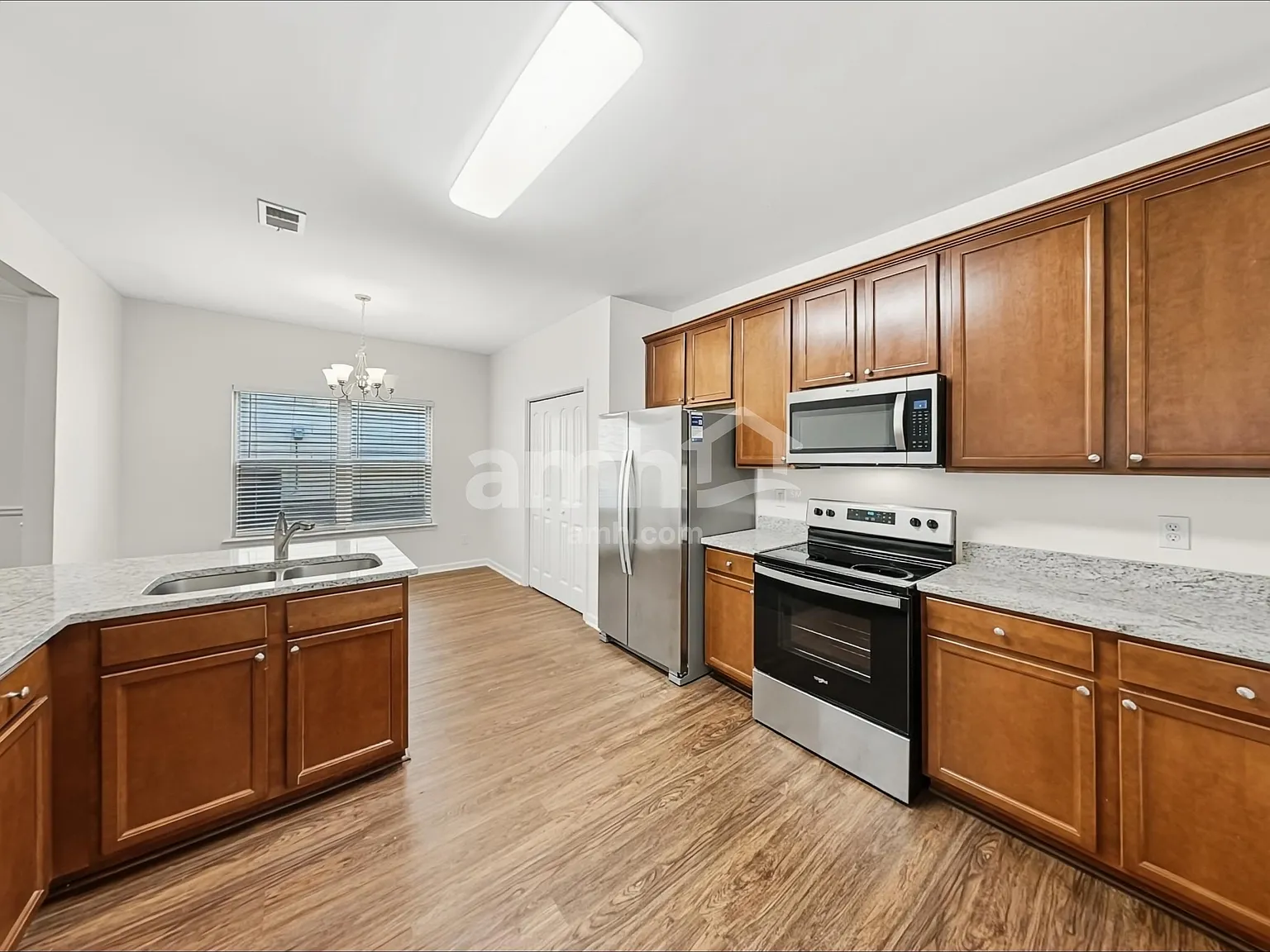 3 bed, 2.5 bath, 2016 sqft, $2,335 — Photo 3