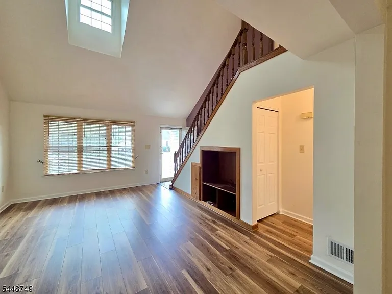200 Bamburgh Ct — Photo 5