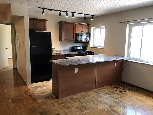 124 Lacrosse St — Photo 3