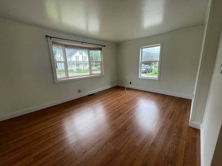 67 Carson Ave — Photo 9