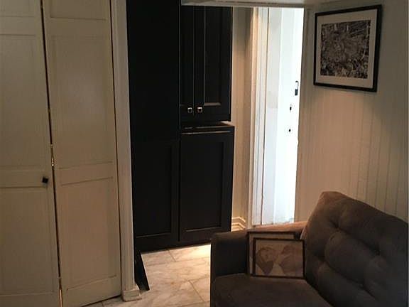 2nd image of 3 Hillview Ln