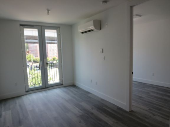 5th image of 428 Wythe Ave APT 301