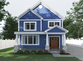 31925 Saint Margaret St, Saint Clair Shores, MI 48082