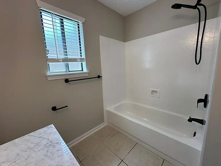 317 Evergreen Ave — Photo 1