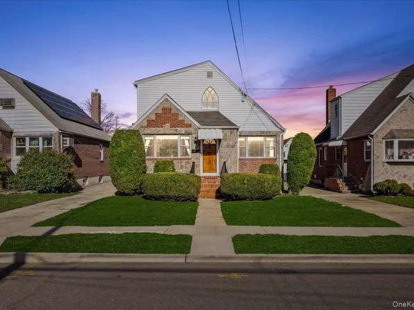 214 Central Boulevard, New Hyde Park, NY 11040