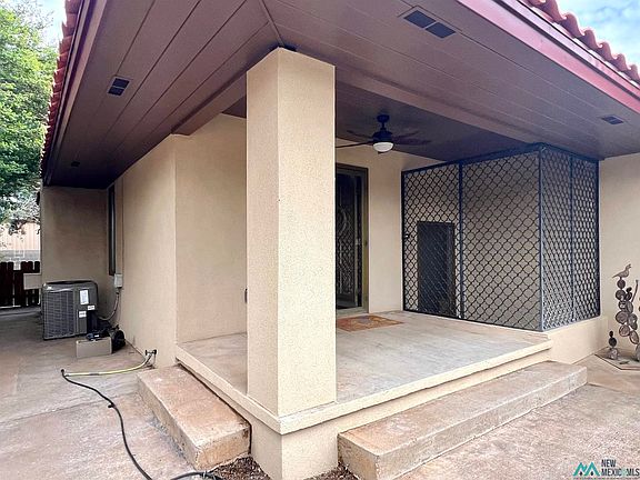 4th image of 2108 Gidding St