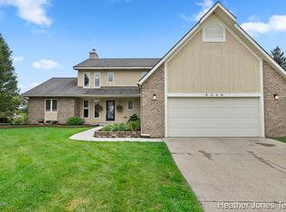 8668 Cedar Lake Dr, Jenison, MI 49428