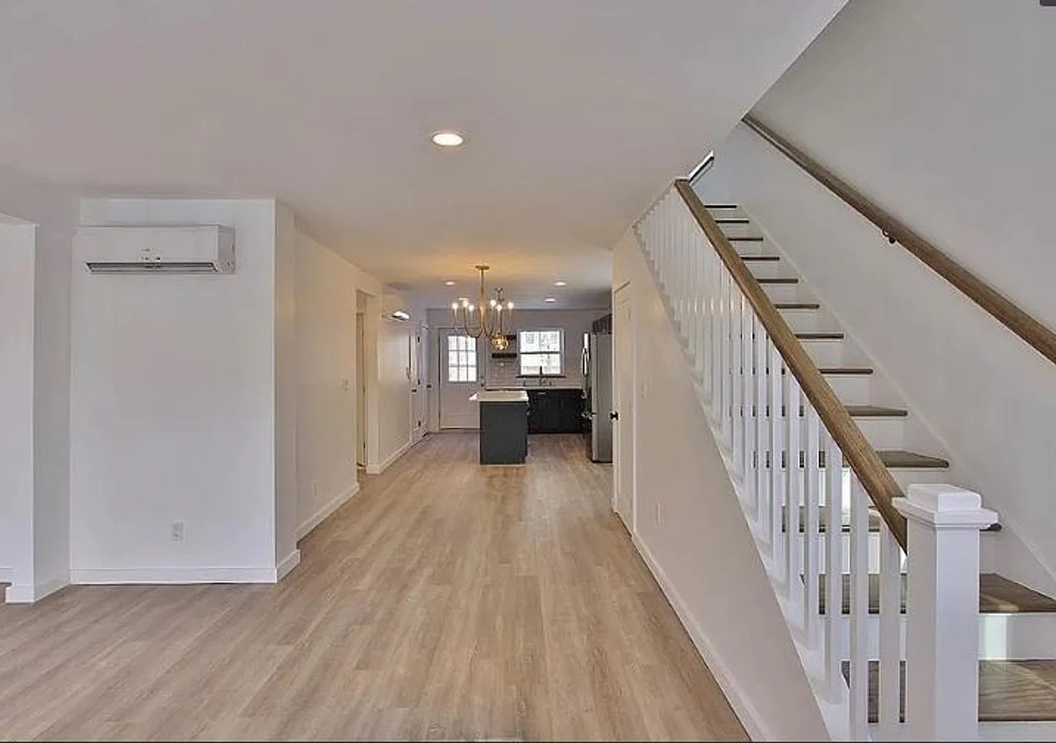 Style, comfort, & convenience perfectly packaged! — Photo 2
