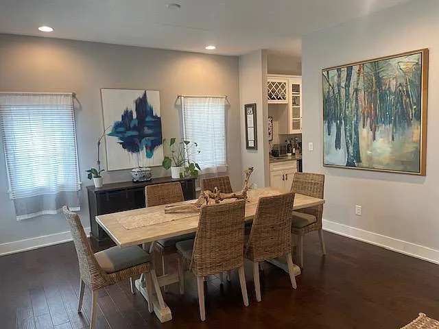 3404 W Hawthorne Rd — Photo 4