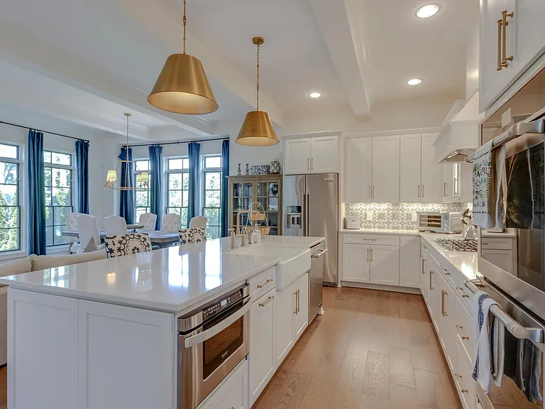 1906B Bernard Ave — Photo 8