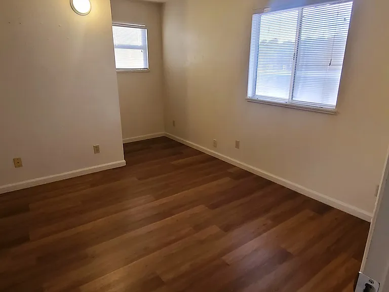 3240 Belmont Ave #B — Photo 8
