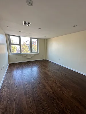 Rented by FLATS & PADS LLC | media 2