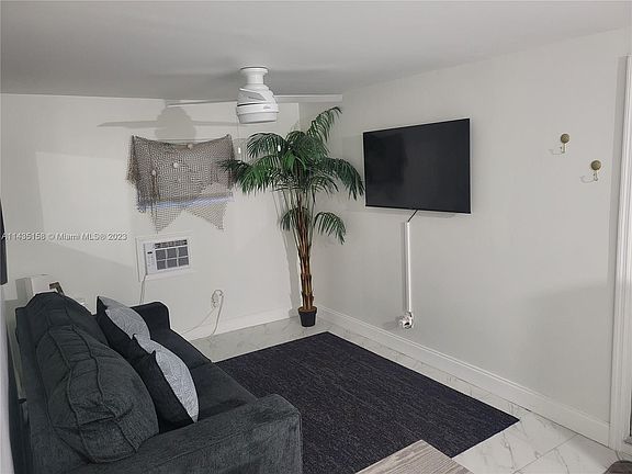 3rd image of 105 S C St #2