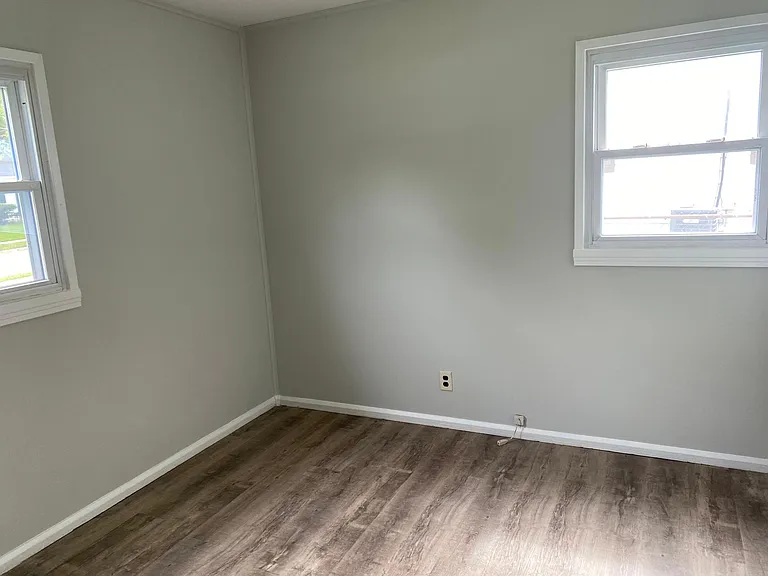 2723 Vinton St — Photo 4