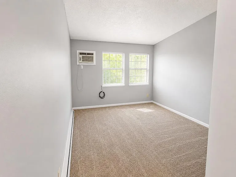 7457 E Huntington Dr #4 — Photo 2